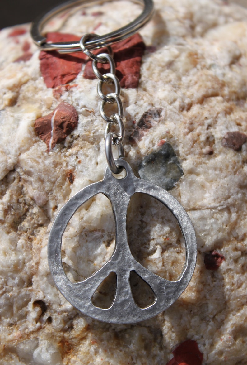 Hastings Pewter Company Lead Free Pewter Peace Sign Keychain hippy style key chain Made in Michigan made in MI made gift
