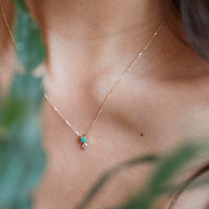 Minimal Gold and Turquoise Necklace / Dainty turquoise Necklace / Anniversary gift / Turquoise gold jewelry / Simple Necklace for Women