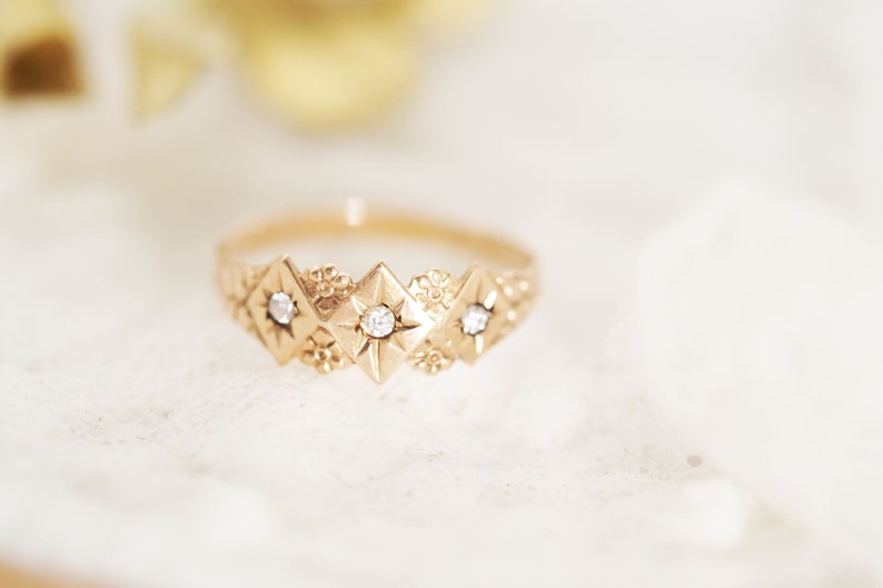 Antique Victorian 3 Diamond and Flowers Signet, Unique Vintage Wedding ring, Estate Rombo Solid gold Ring, 1880 Gold Antique engagements image 1