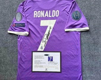 Cristiano Ronaldo SIGNIERTES Real Madrid UCL Finale 2017 Lila Auswärts Signature Shirt/Jersey, 16/17 Retro