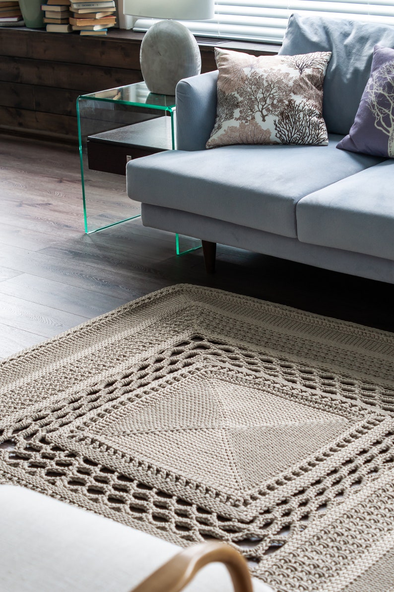 Crocheted square rug video tutorial LaceChicago by Lacemats. Etsy