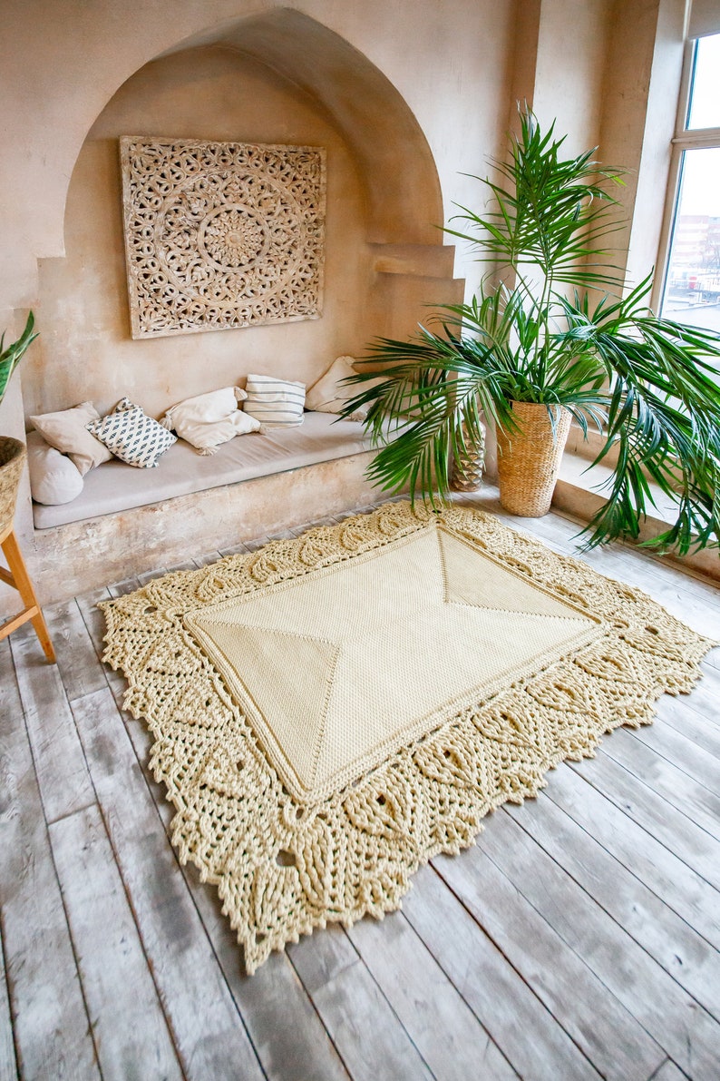 Crocheted square rug tutorial LaceMirror. Text description of Etsy