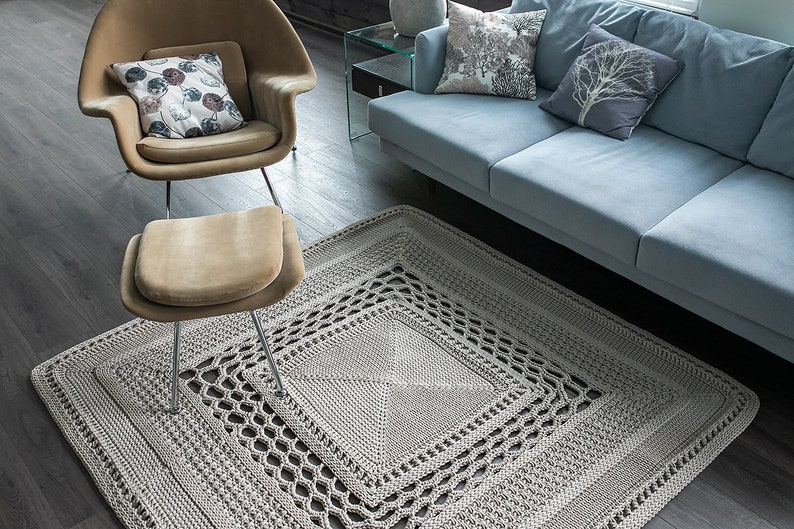 Crocheted square rug video tutorial LaceChicago by Lacemats. Etsy