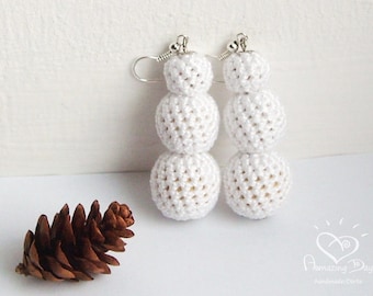 Crochet SNOWMAN EARRINGS, Modern White Crochet ball earrings, CHRISTMAS gift for her, Best Holiday gift, White Crochet ball earrings dangle