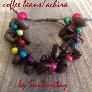 Kleurrijke geur koffiebonen armband geborduurd achira zaden haak bruin snoer hand vervaardigde Tribal Boho symbool van kracht bruin