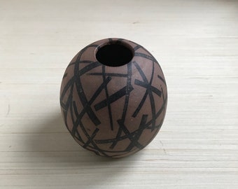 vase : black stripe