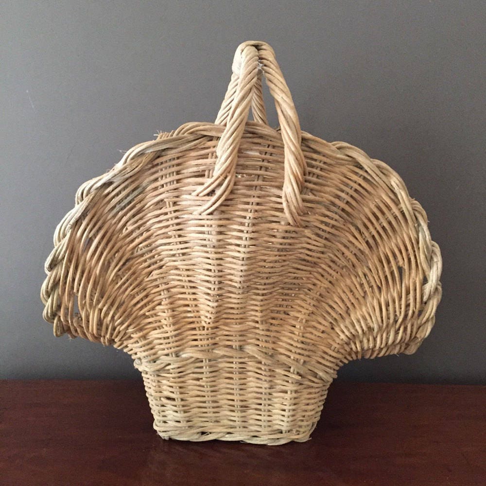 Vintage Wicker Fan Shaped Basket, Flower Basket, Easter Basket, Storage
