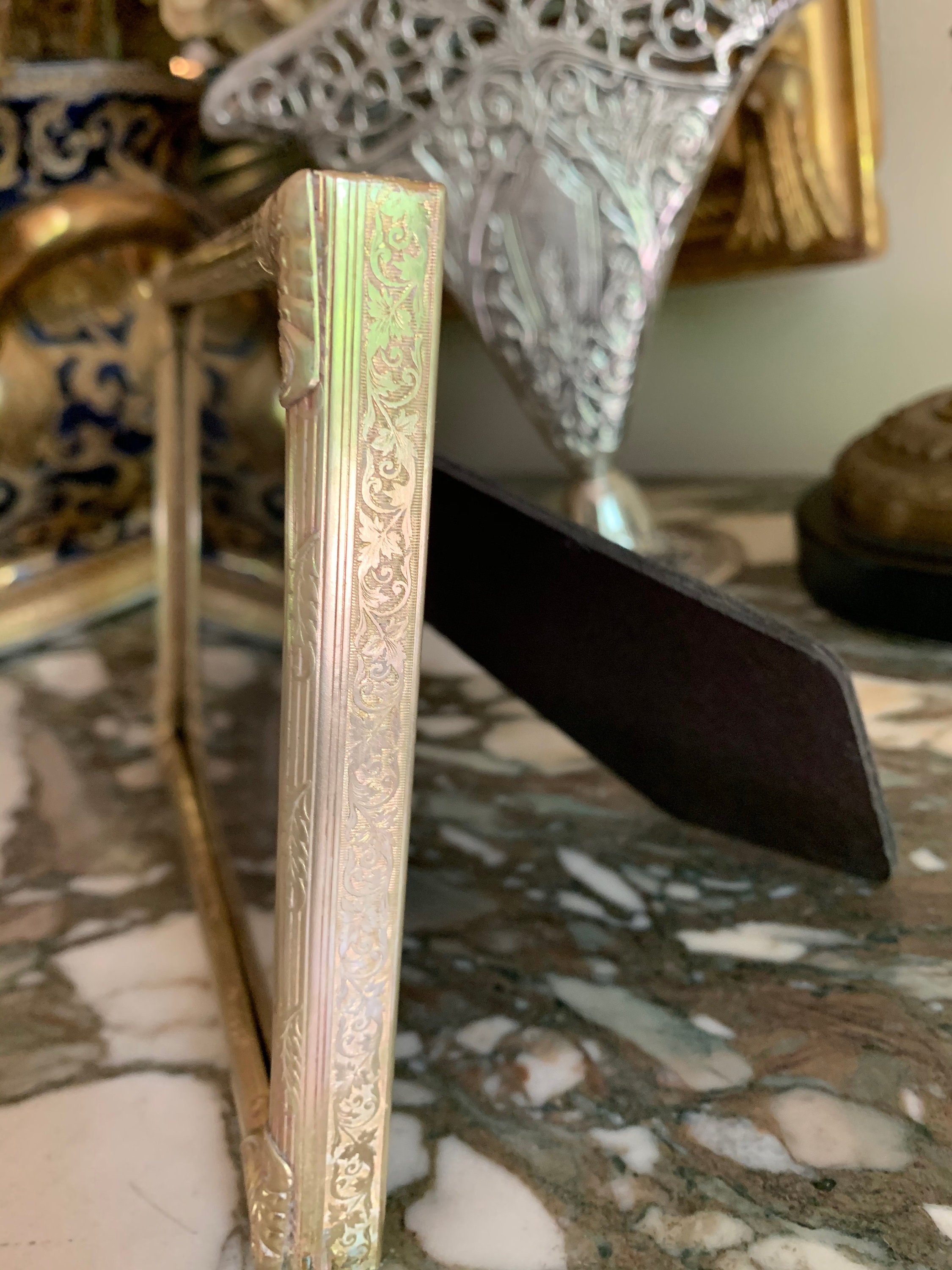 Vintage Brass Photo Frame, Leaf Design and Corners, 5 x 7 Inch