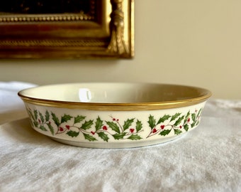 Lenox Holiday Coupe Soup Bowl, Cream with Gold Rim Holly and Berries, , Collectible Holiday China, Excellent Condition