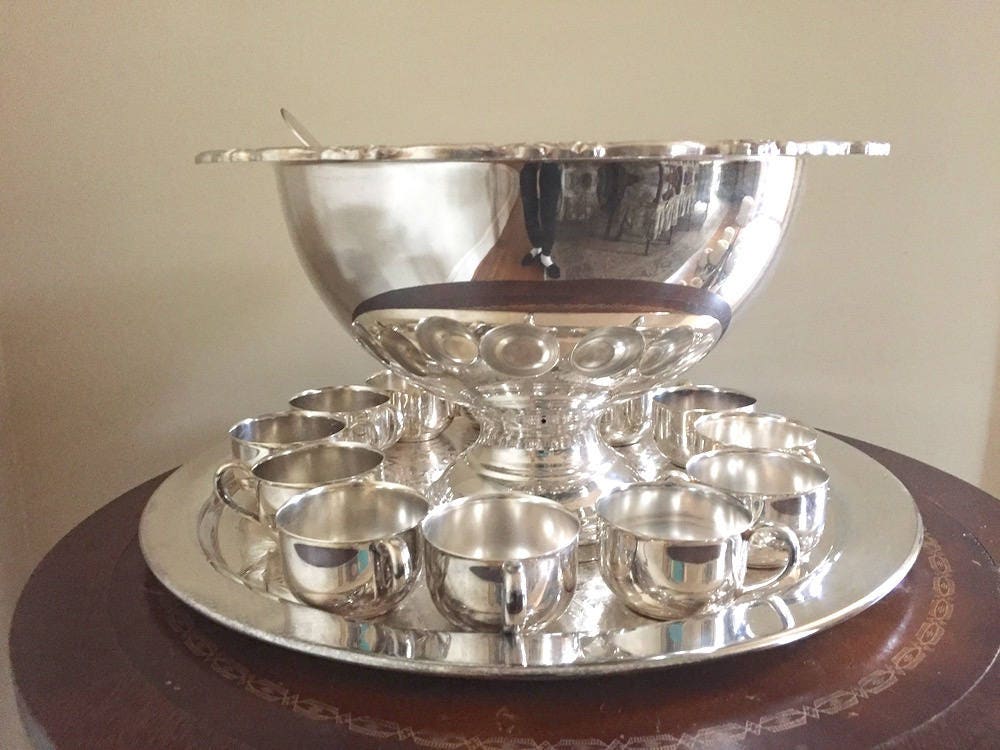 Silver Plate Punch Bowl Set 12 Cups Ladle and Tray, Oneida 15 Pieces 2