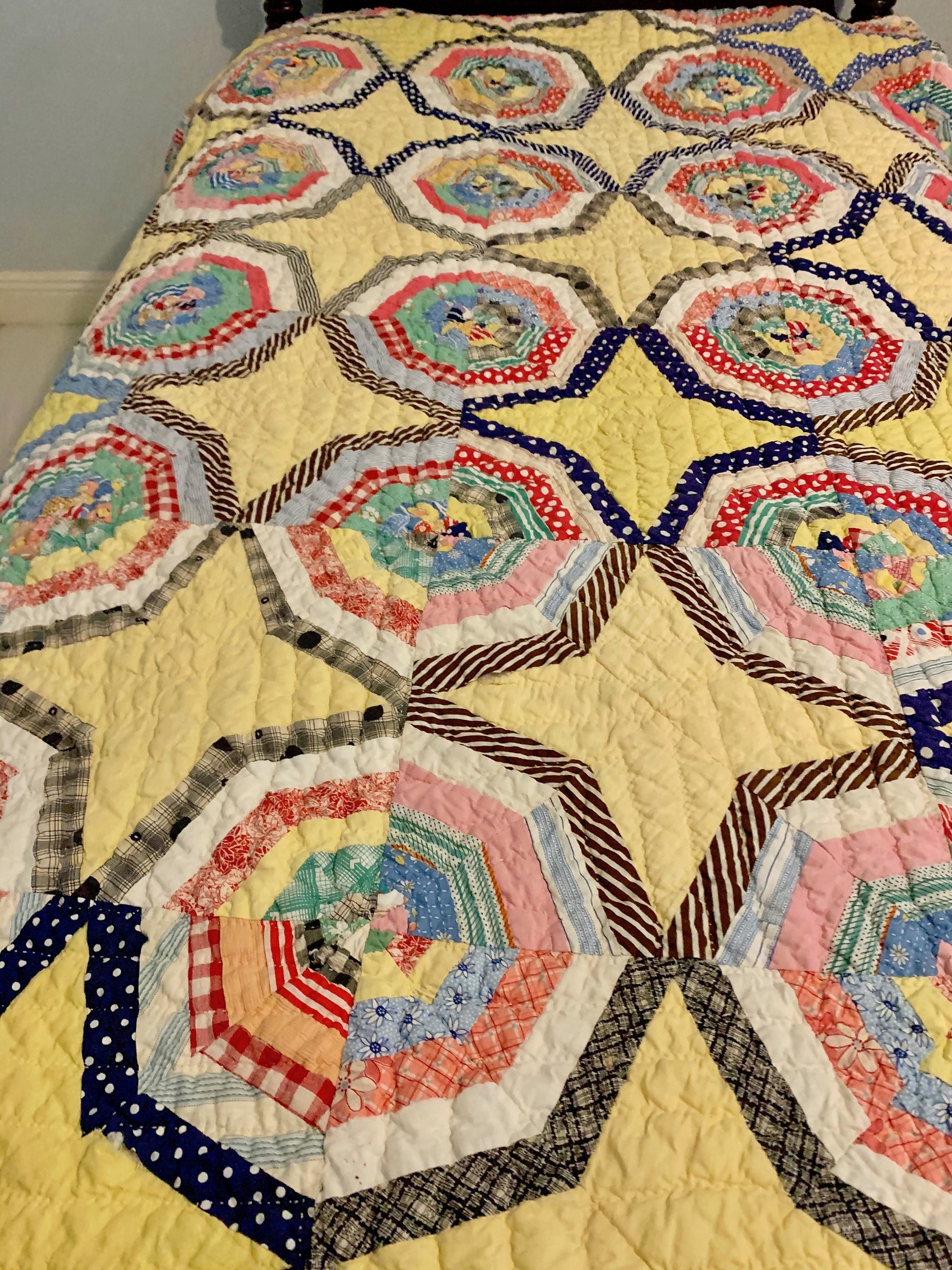 Vintage Handmade Quilt, Yellow Spider Web Quilt, Octagon Shaped Square