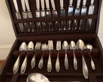 Lady Doris Silver Plate Flatware, 12 Place Settings Extra Teaspoons Serving Utensils, 71 Pieces Art Deco Flatware, Cutlery Box, Wedding
