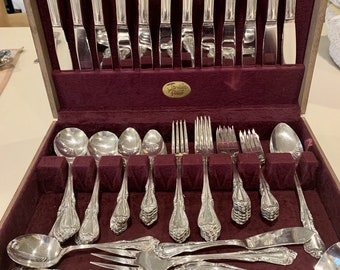 Silver Plate Flatware 13 Place Settings, Wm A Rogers Flatware Chalice 71 Pieces, 13 Five Piece Place Settings 5 Serving Pieces,Wedding Gift