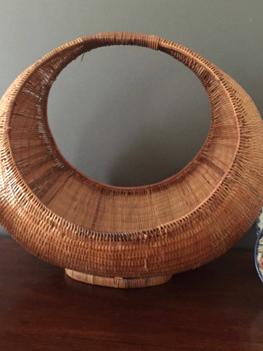 Rattan Circular Basket, Vintage Round Basket with Handle