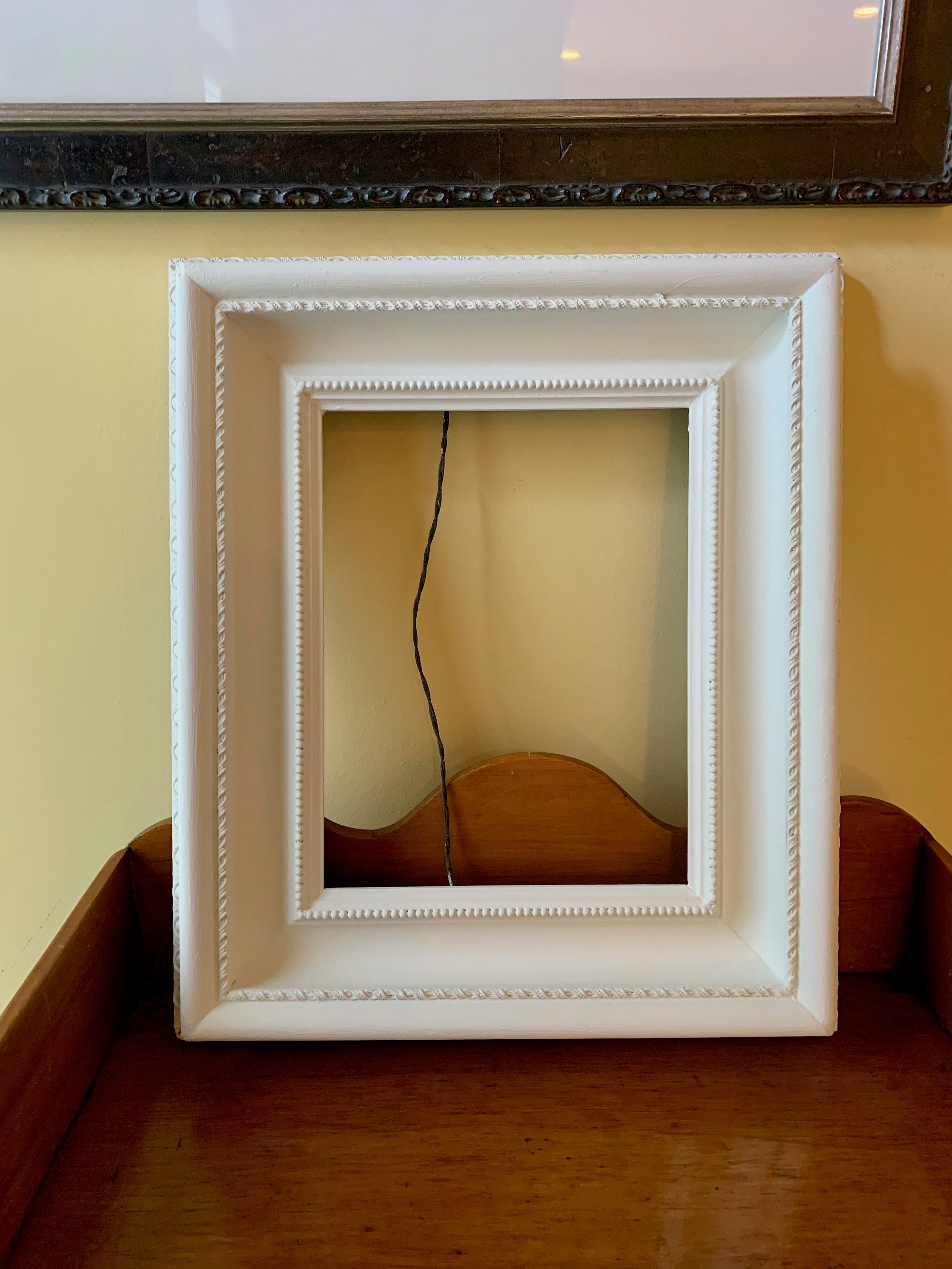 Reserve Lori, Vintage Wood Gesso Frame Painted, Shabby Cottage Vintage