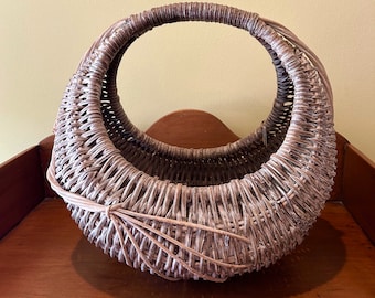 Vintage Basket, Buttocks Style Basket, Gathering Basket, Basket Decor, Flower Basket, French Cottage Farmhouse Decor