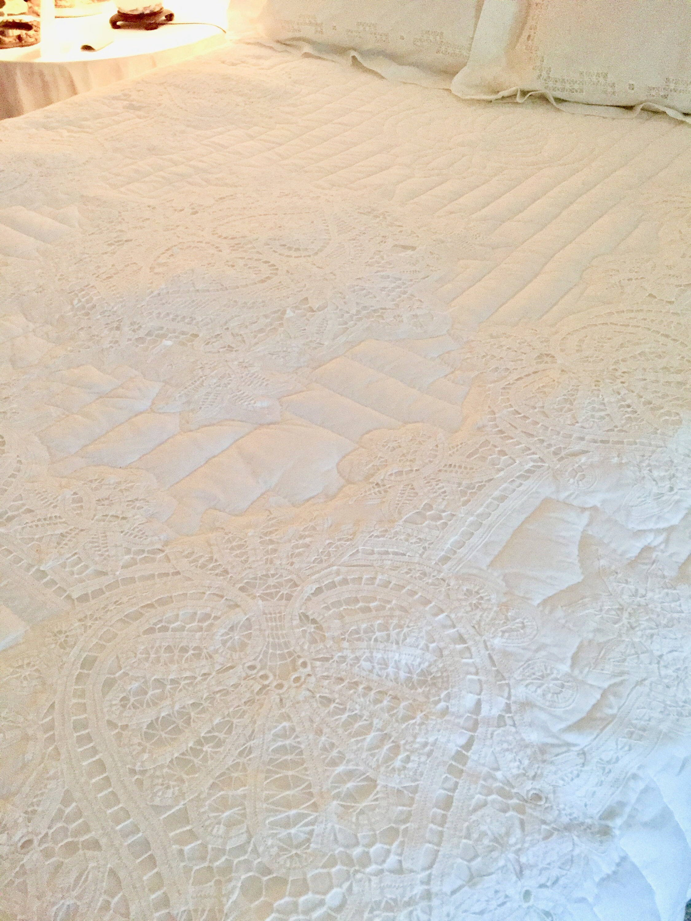 White Battenburg Quilted Coverlet, Vintage Full Size Quilted Duvet