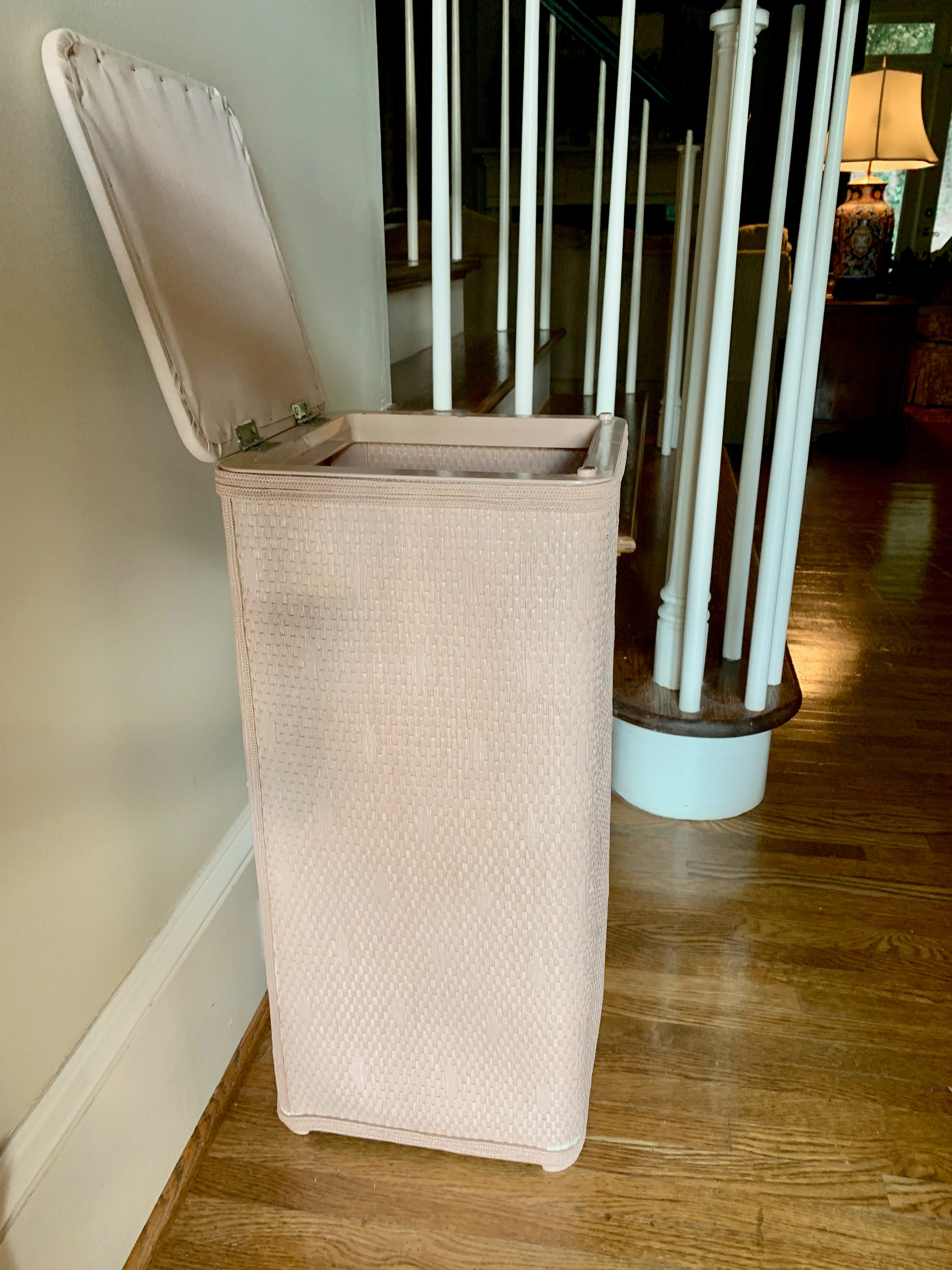 Reserve Marsha,Vintage Pink Hamper, Dusty Pink Wicker Clothes Hamper