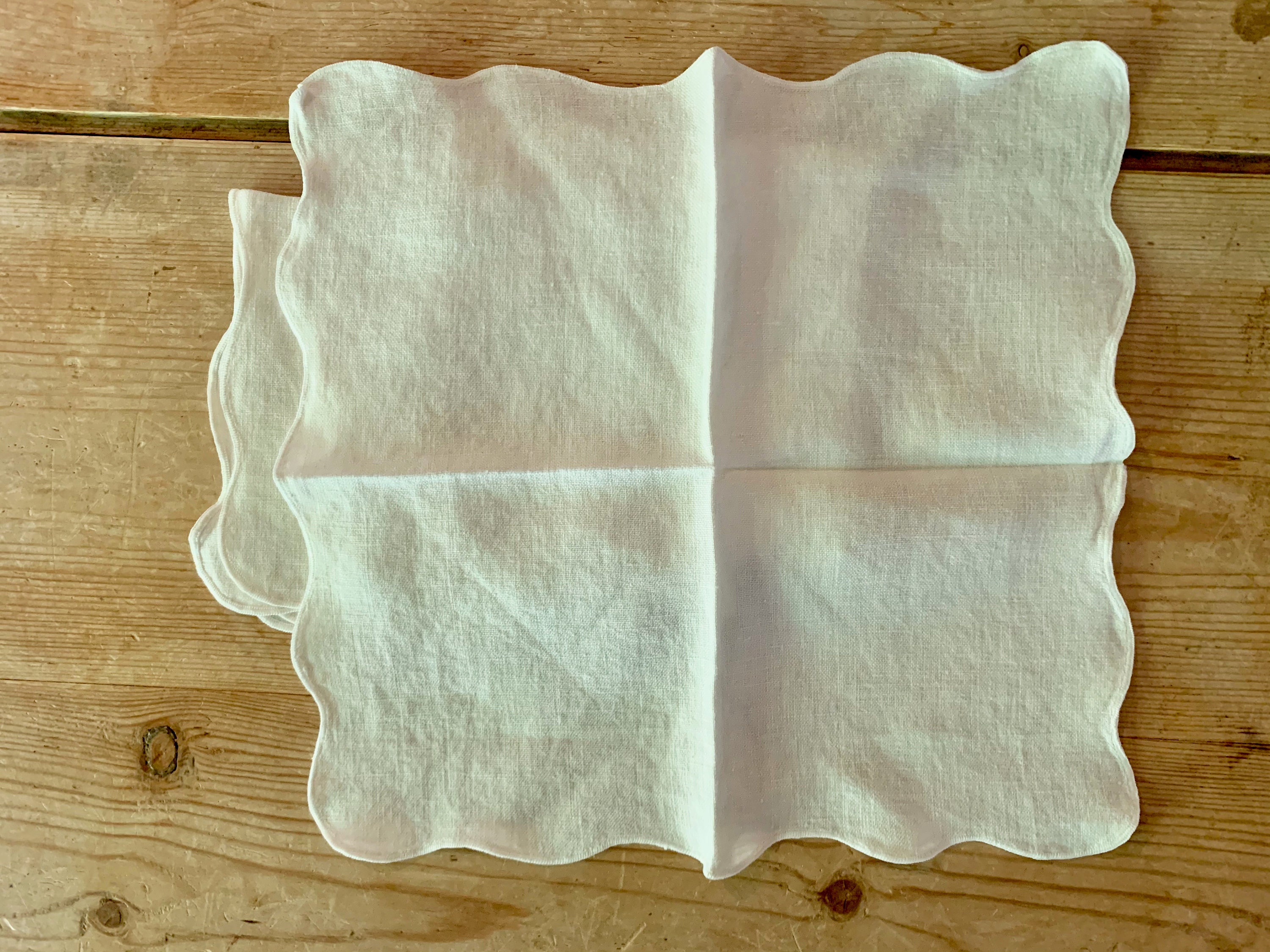 Linen Scalloped Napkins, Set of 4 Antique White Linen Luncheon Napkins