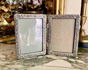 Silver Plate Double Frame, Floral Ribbon Pattern, 3 x 4.5 Inch, Folding Double Frame, Keepsake Photo Frame