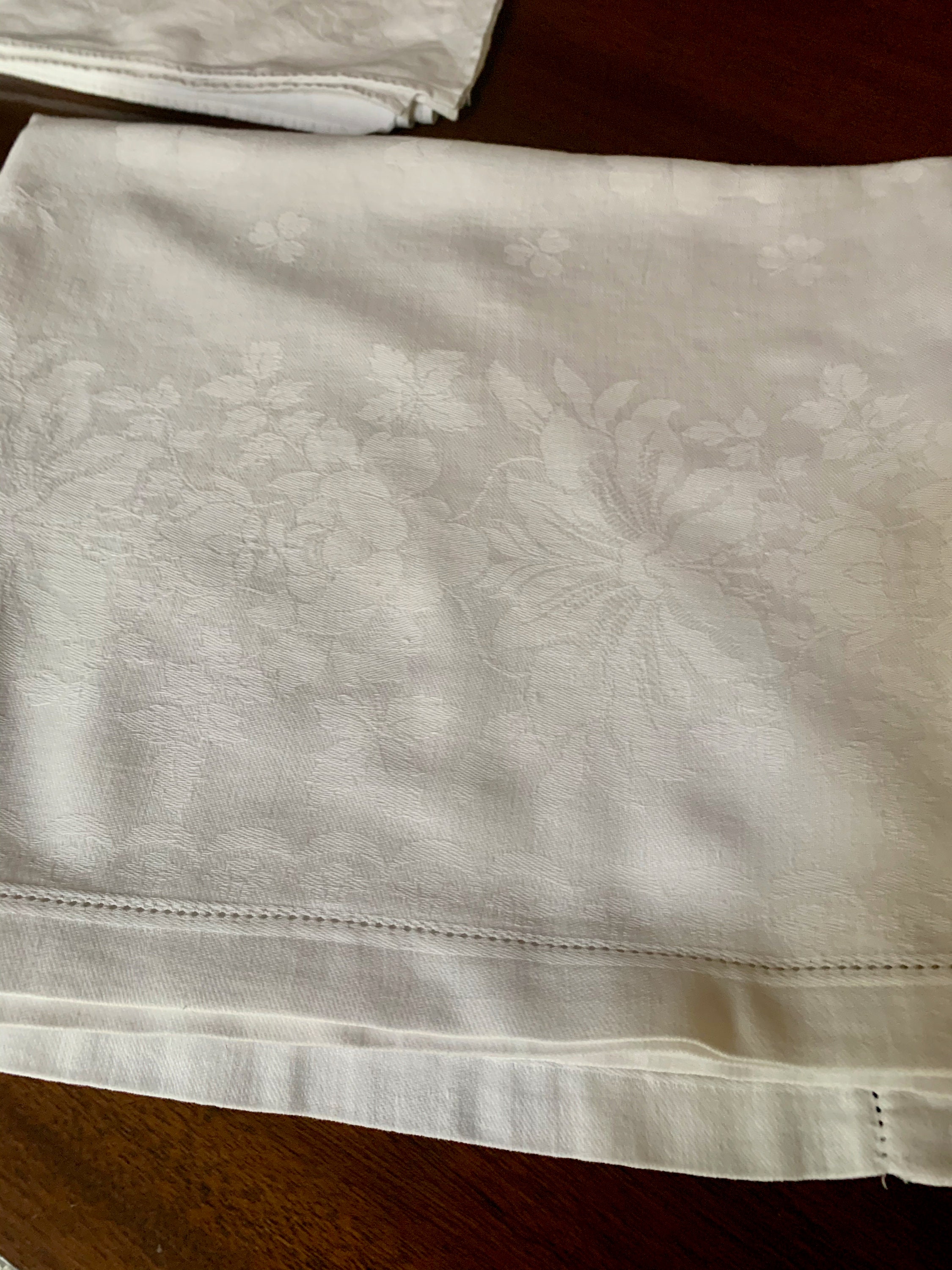 Damask Hemstitch Tablecloth, Vintage Damask Rectangle Tablecloth, 56 x