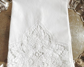 Battenburg Tea Towel, Vintage White Guest Hand Towel Battenburg Lace Trim, Finger Tip Towel, Cottage Farmhouse Linens