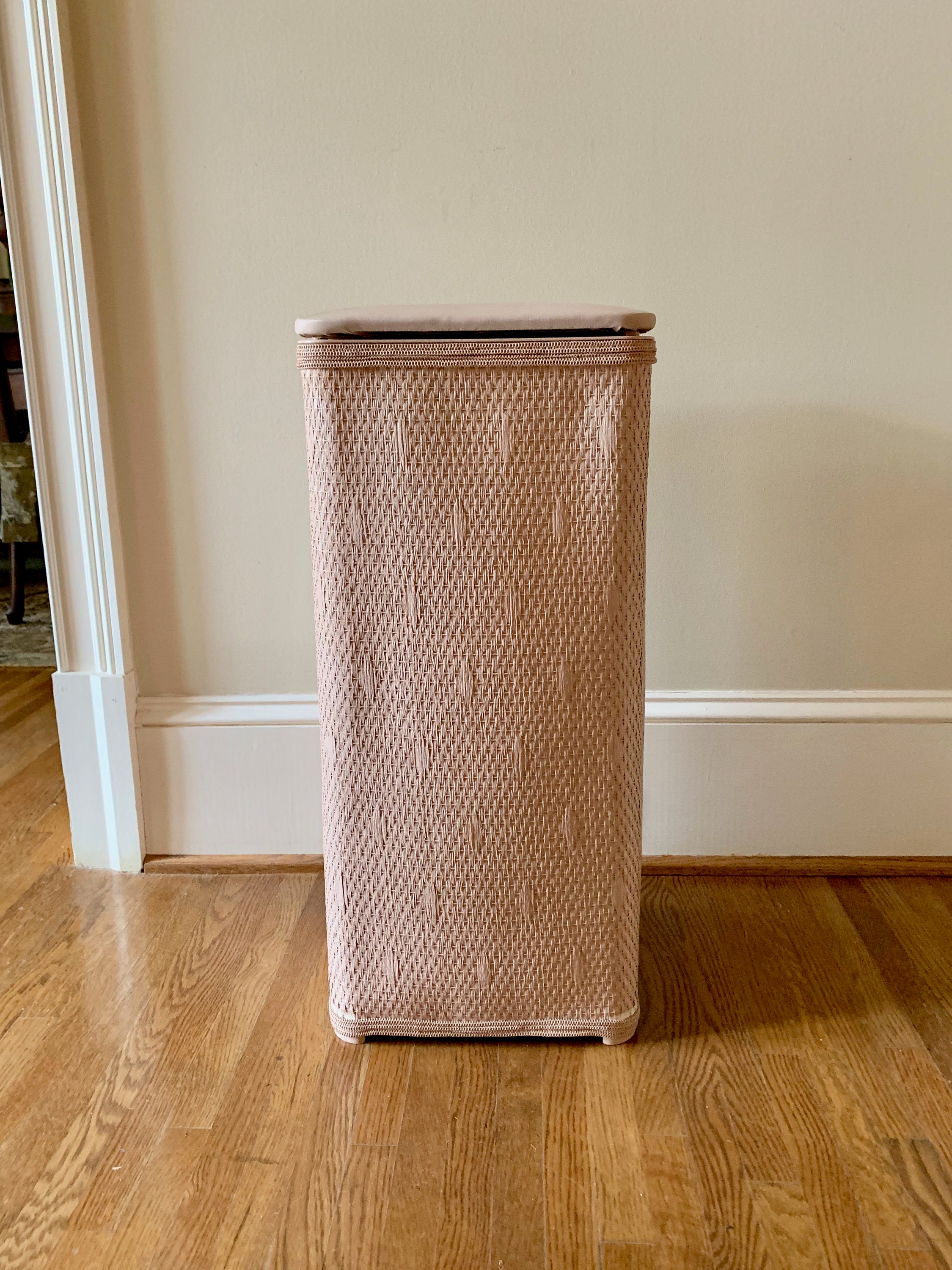 Reserve Marsha,Vintage Pink Hamper, Dusty Pink Wicker Clothes Hamper