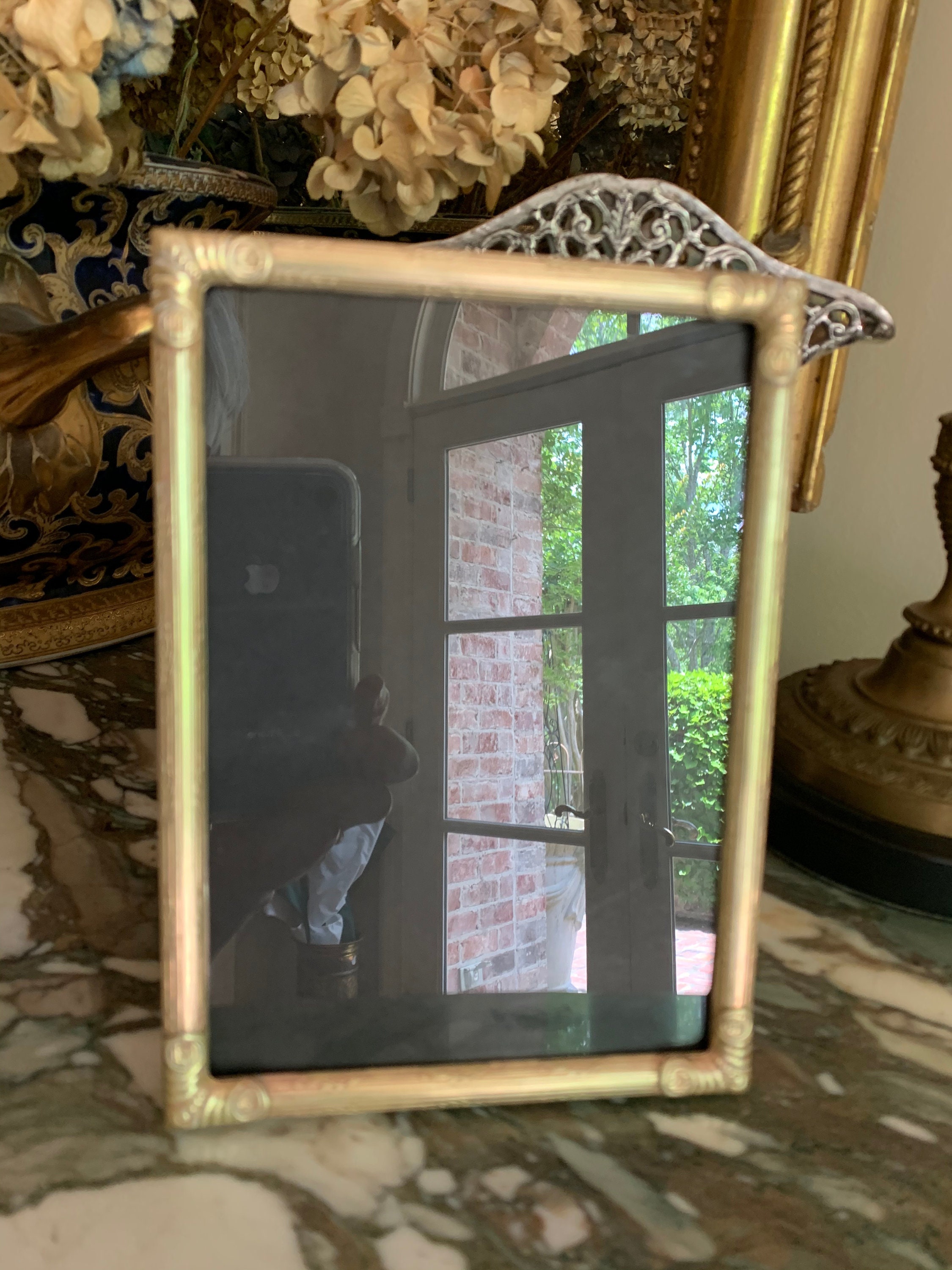 Vintage Brass Photo Frame, Leaf Design and Corners, 5 x 7 Inch