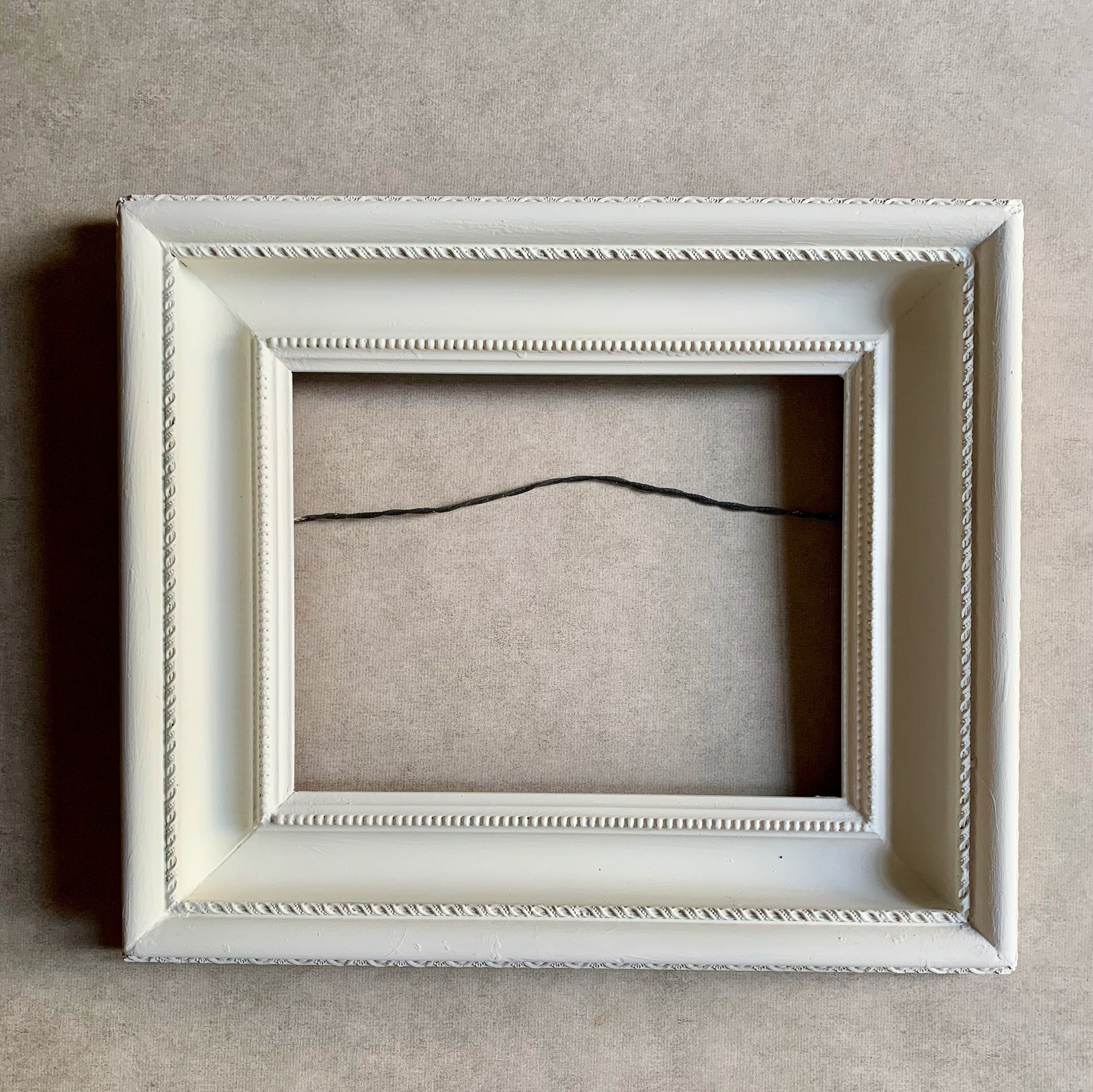 Reserve Lori, Vintage Wood Gesso Frame Painted, Shabby Cottage Vintage