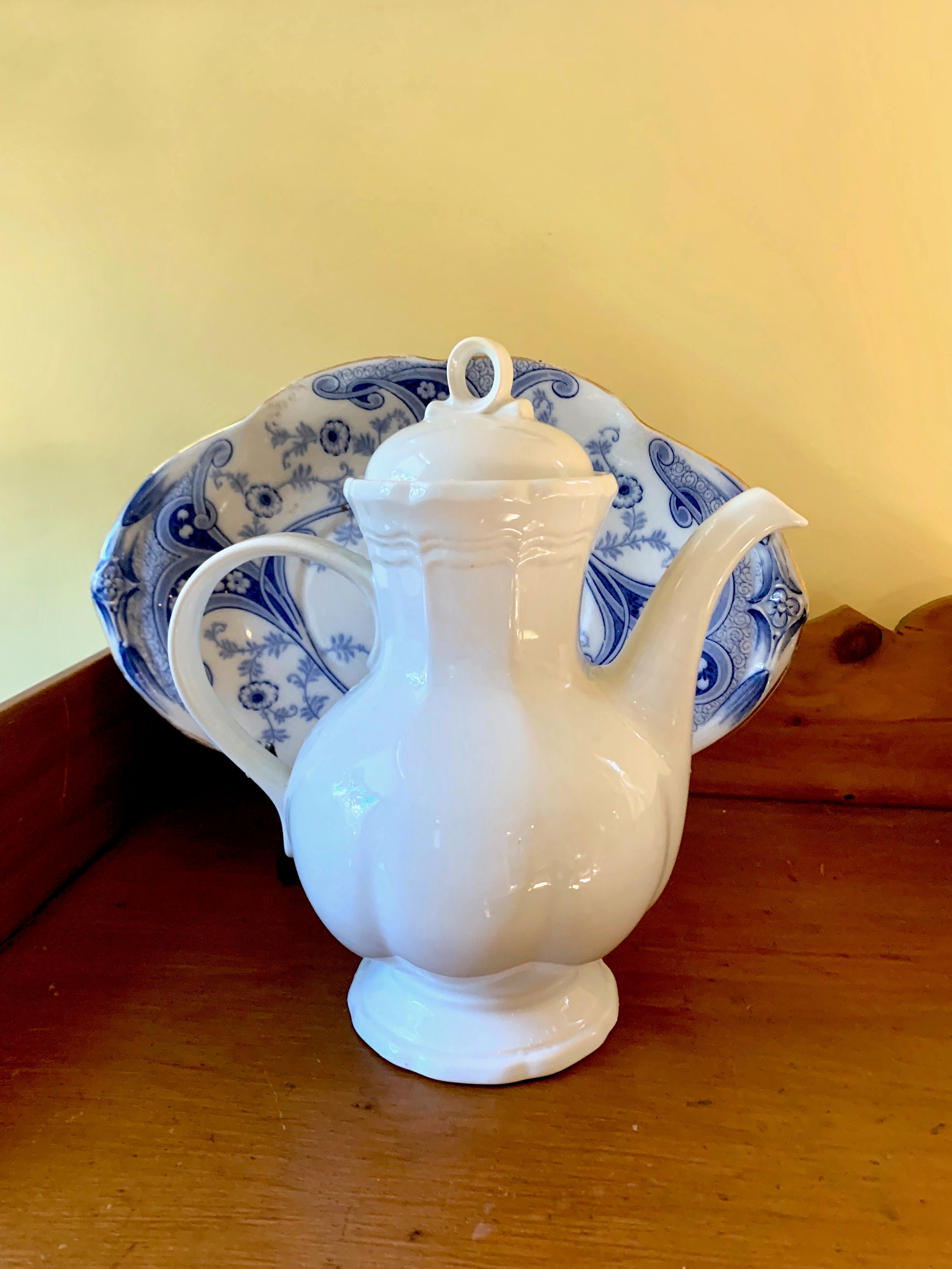 Mikasa French Countryside Coffee Pot, White Ironstone 8 Cup Coffee Pot