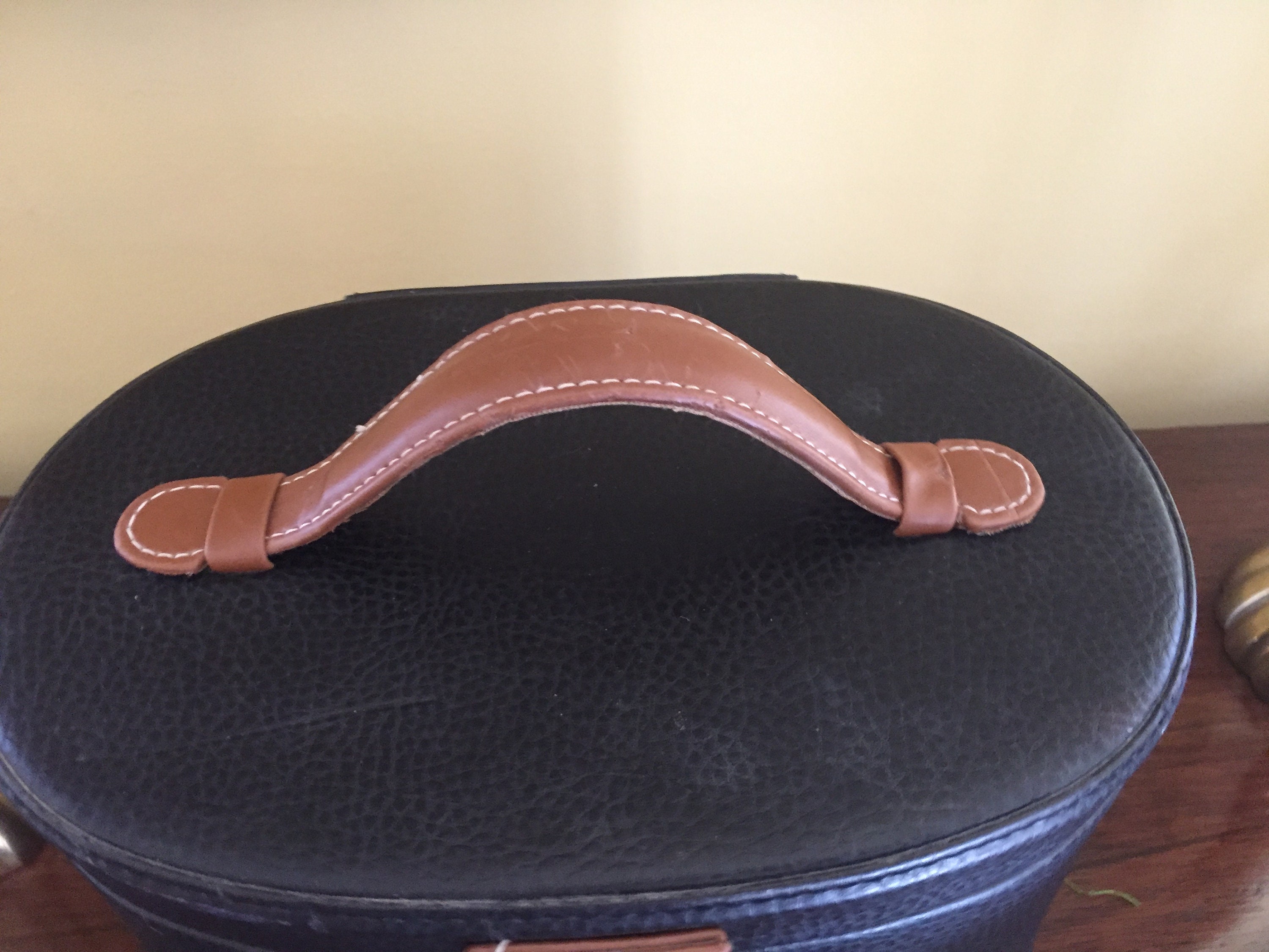 Vintage Leather Makeup Case, Brown Tan Herringbone Lining, Oval