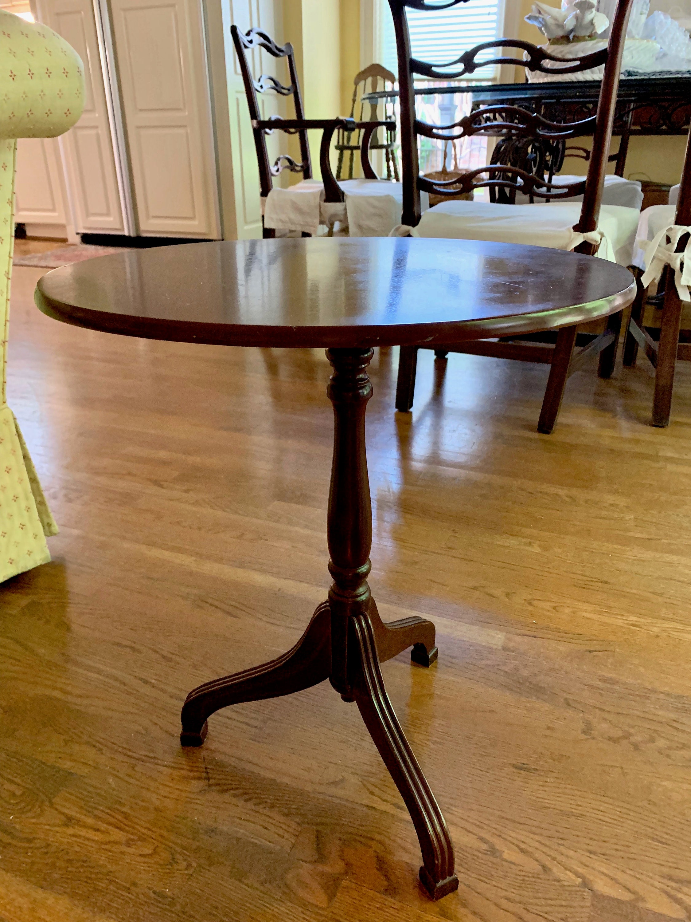 Vintage Tilt Top Table, Mahogany Finish, Small End Table, Wine Table