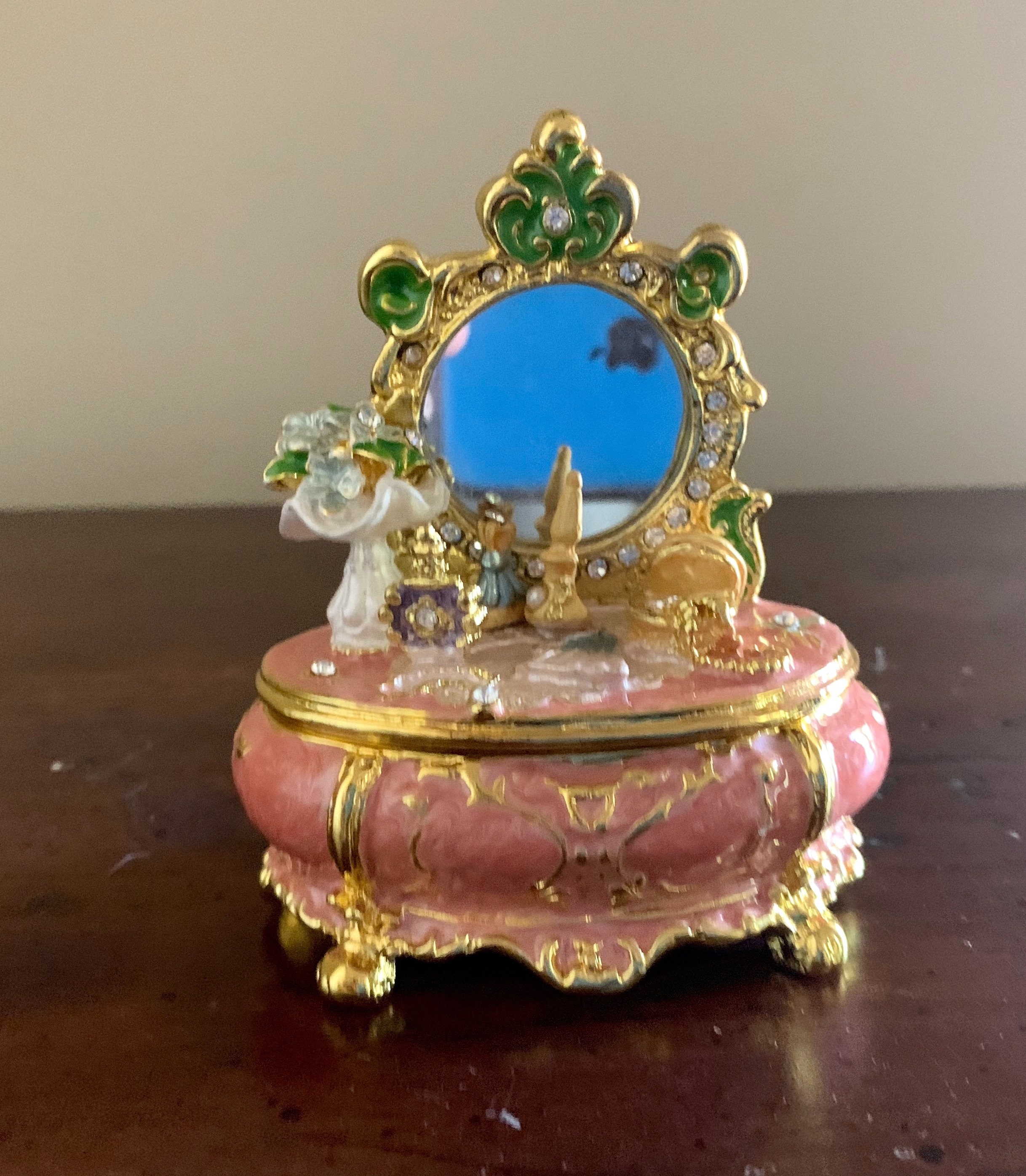 Sorelle Porcelain Trinket Box, Porcelain Hand Crafted Ring Box in Shape