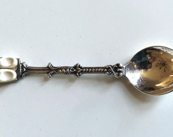 Holland Souvenir Spoon, Vintage Dezet 90 Silver Plate Dutch Souvenir Spoon, Small Dutch Blue White Shoes with Decorative Handle,