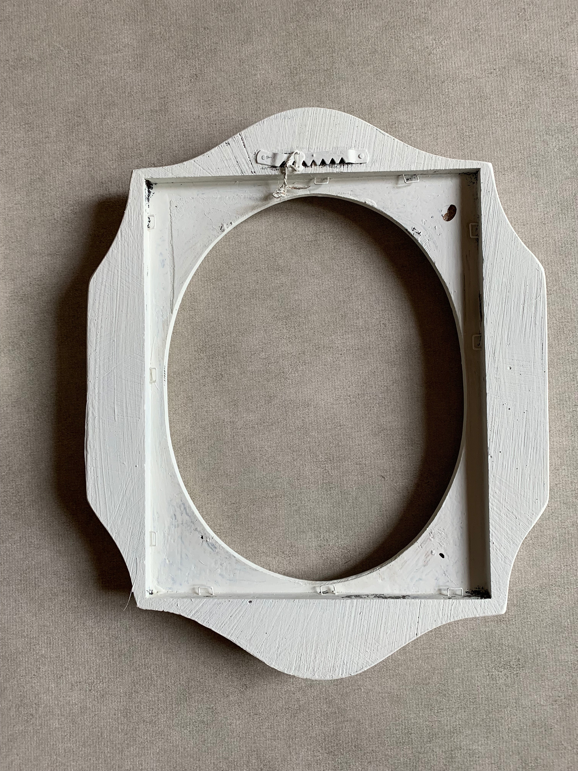 Oval Shabby Photo Frame, White Wooden Cottage Picture Frame with Raised