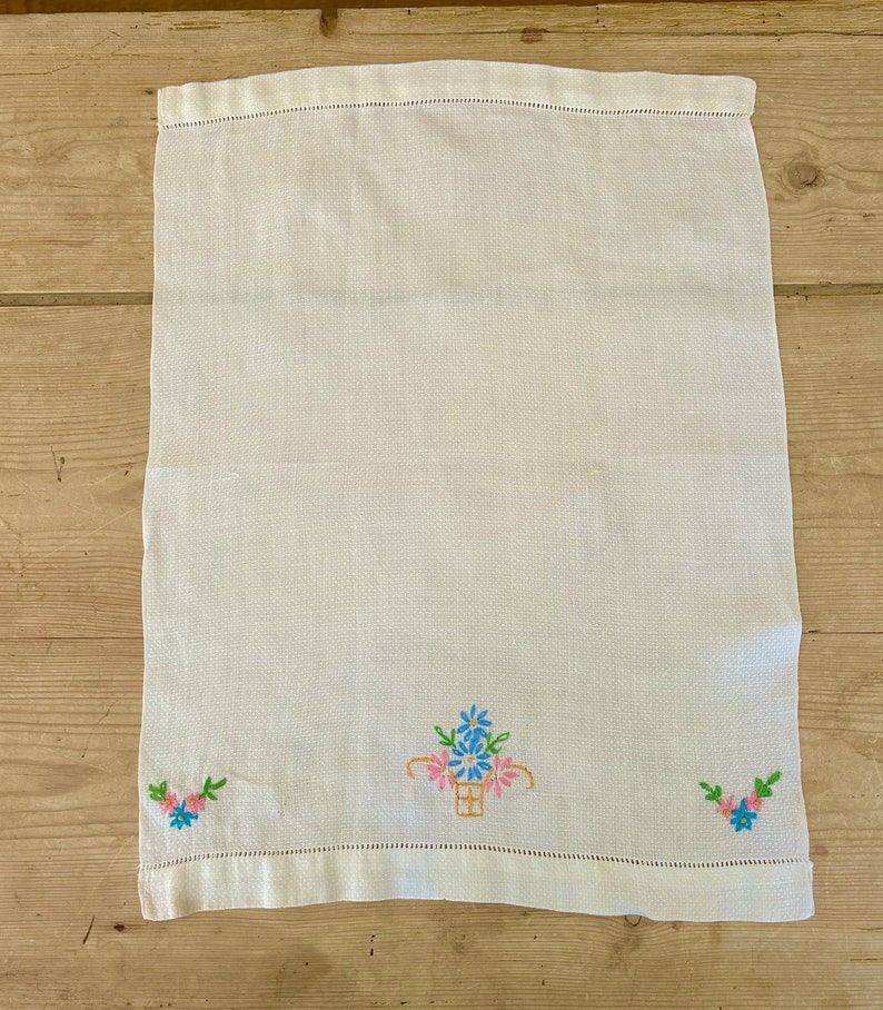 Vintage Tea Towel, Embroidered Hemstitched Tea Towel, Cotton Kitchen Hand Towel, Cottage Farmhouse, Housewarming Gift image 4