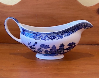 Blue Willow Gravy, Vintage Johnson Brothers Willow Gravy Boat, Made in England, Blue White China, Collectible Willow Sauce Boat,