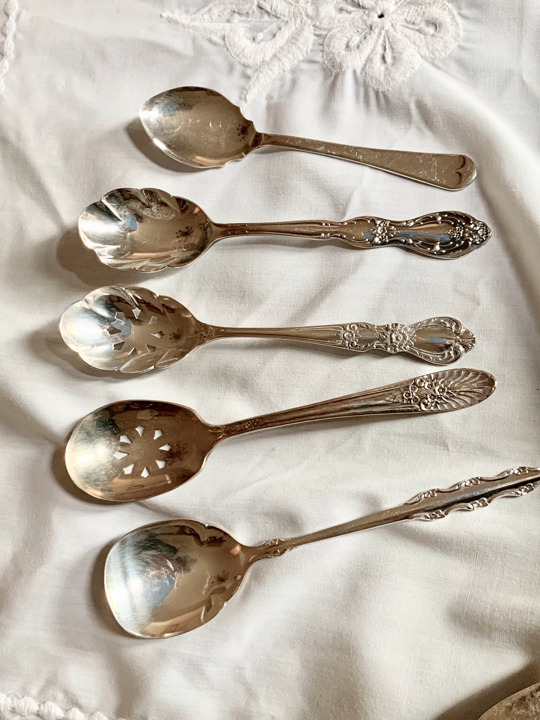 Silver Plate Serving Spoons, Set of 5, 2 Sugar Sifters, Sugar Shell