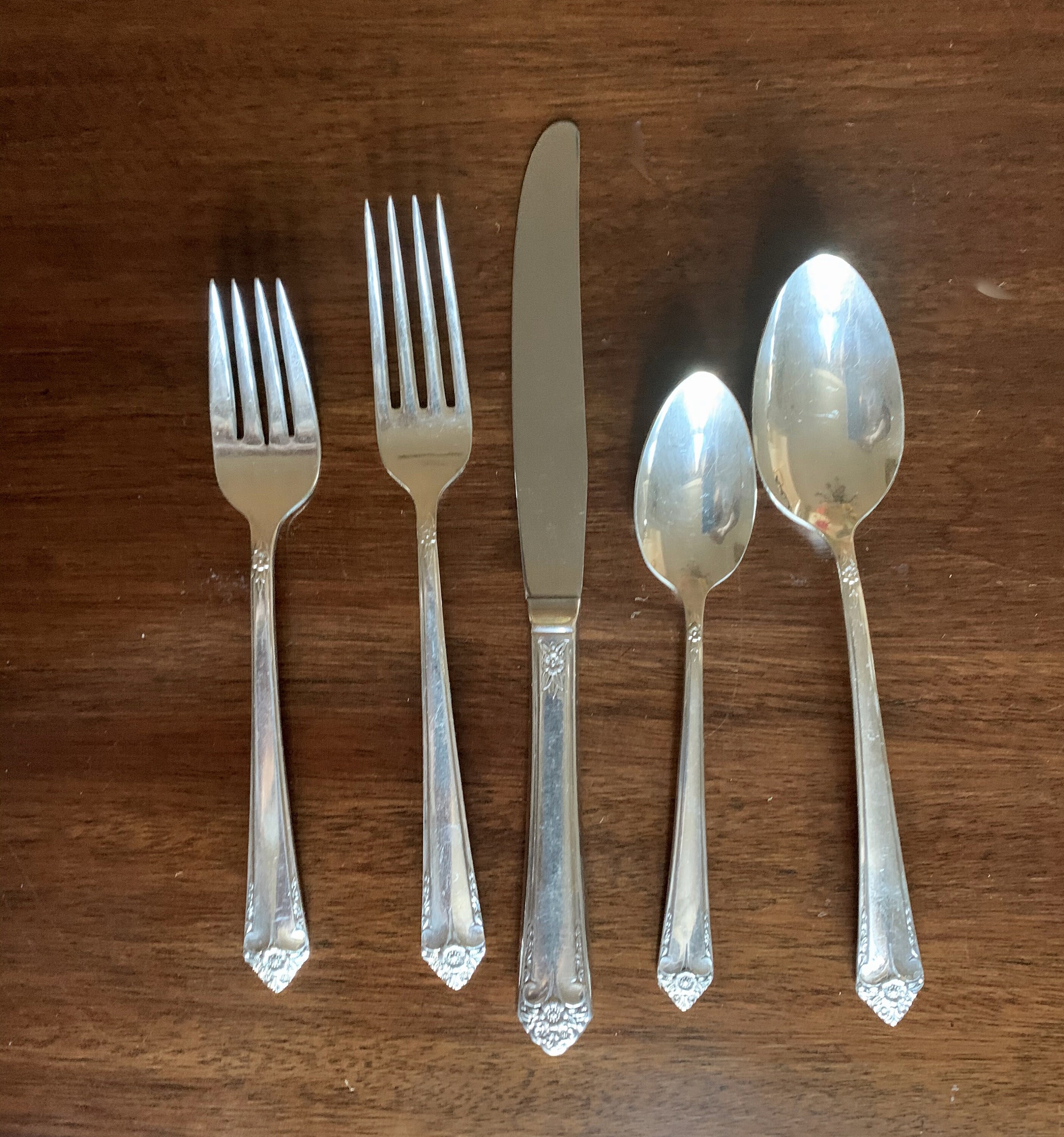 Starlight Silver Plate Flatware 65 Pieces, 12 Five Piece Place Settings