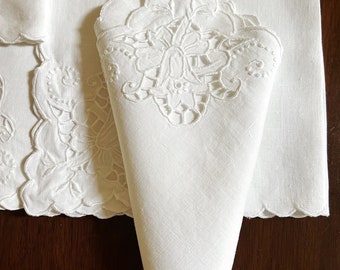 Linen Cutwork Napkins, Set of White Linen Napkins Scalloped Rolled Hem, 16 Inch Dinner Napkins, Holiday Dining, French Country Table Setting