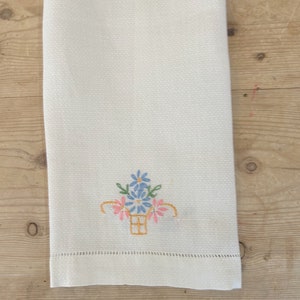 Vintage Tea Towel, Embroidered Hemstitched Tea Towel, Cotton Kitchen Hand Towel, Cottage Farmhouse, Housewarming Gift image 1