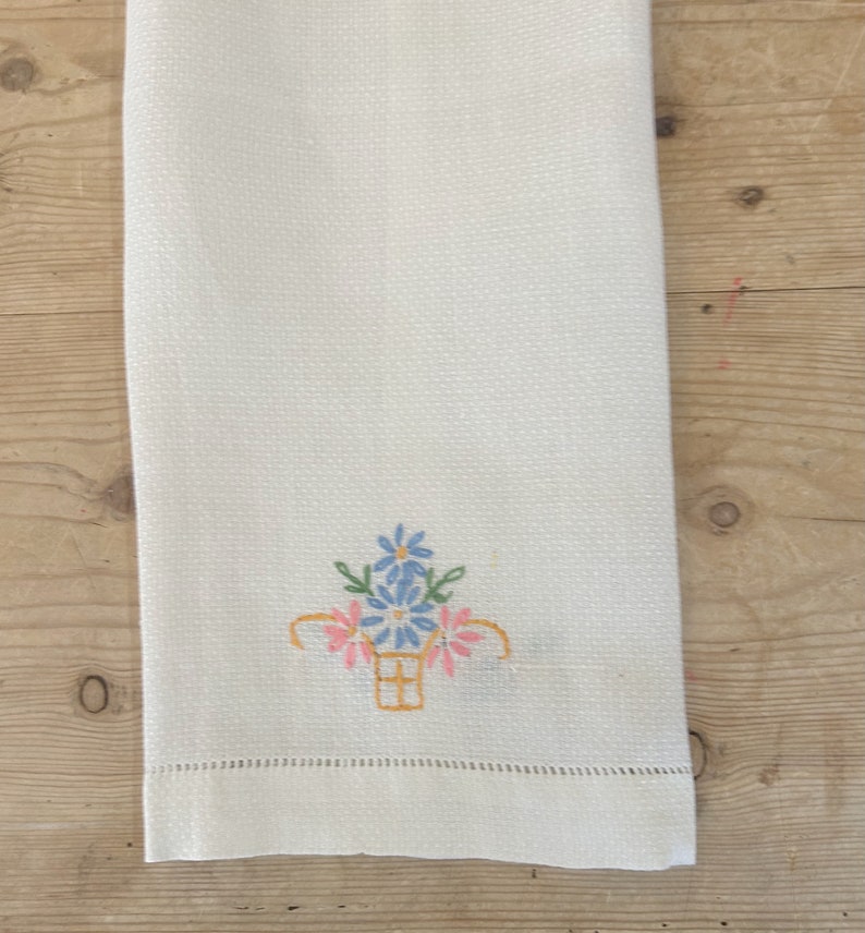Vintage Tea Towel, Embroidered Hemstitched Tea Towel, Cotton Kitchen Hand Towel, Cottage Farmhouse, Housewarming Gift image 1