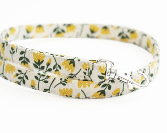 Lanière florale Scandi jaune sur crème - lanière de l'enseignant - joli longe lanière pour clé - 1/2 pouce de large - lanière en tissu de coton - en option