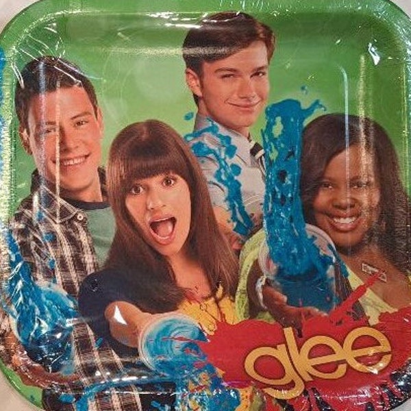 16 Glee Plates - Glee Party Favors - Glee Party Supplies - Perfect for a Glee Party!