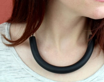 Statement Black Necklace, Black Bib Necklace, Matte Black Choker Necklace, Minimalist Necklace, Chunky Black Necklace, Black Curve Necklace