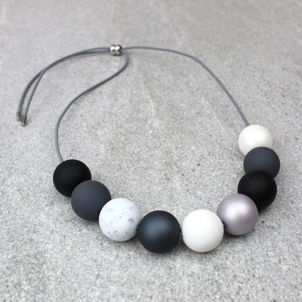 Collier de perles noir et blanc, collier de longueur réglable, collier de perles noires, collier tendance, collier de grosses perles noires