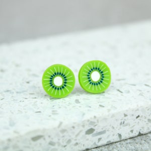 Kiwi Fruit Oorbellen, Kiwi Fruit Studs, Schattige oorbellen, Kiwi Oorbellen, Kiwi Fruit Posts, Nieuwigheid oorbellen, Fruit Oorbellen, Brievenbuscadeaus afbeelding 2