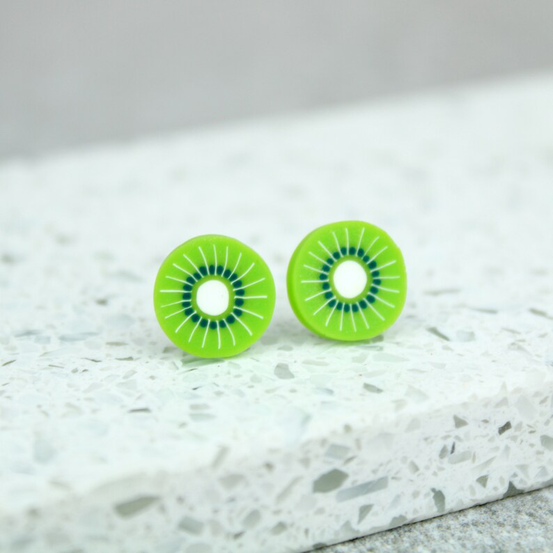 Kiwi Fruit Oorbellen, Kiwi Fruit Studs, Schattige oorbellen, Kiwi Oorbellen, Kiwi Fruit Posts, Nieuwigheid oorbellen, Fruit Oorbellen, Brievenbuscadeaus afbeelding 2