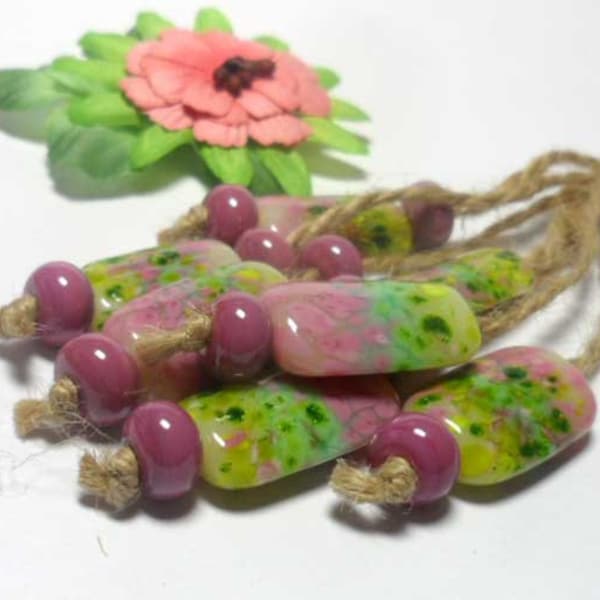 Lampwork.Glass bead handmade.Organics 59.Beads pink,green.