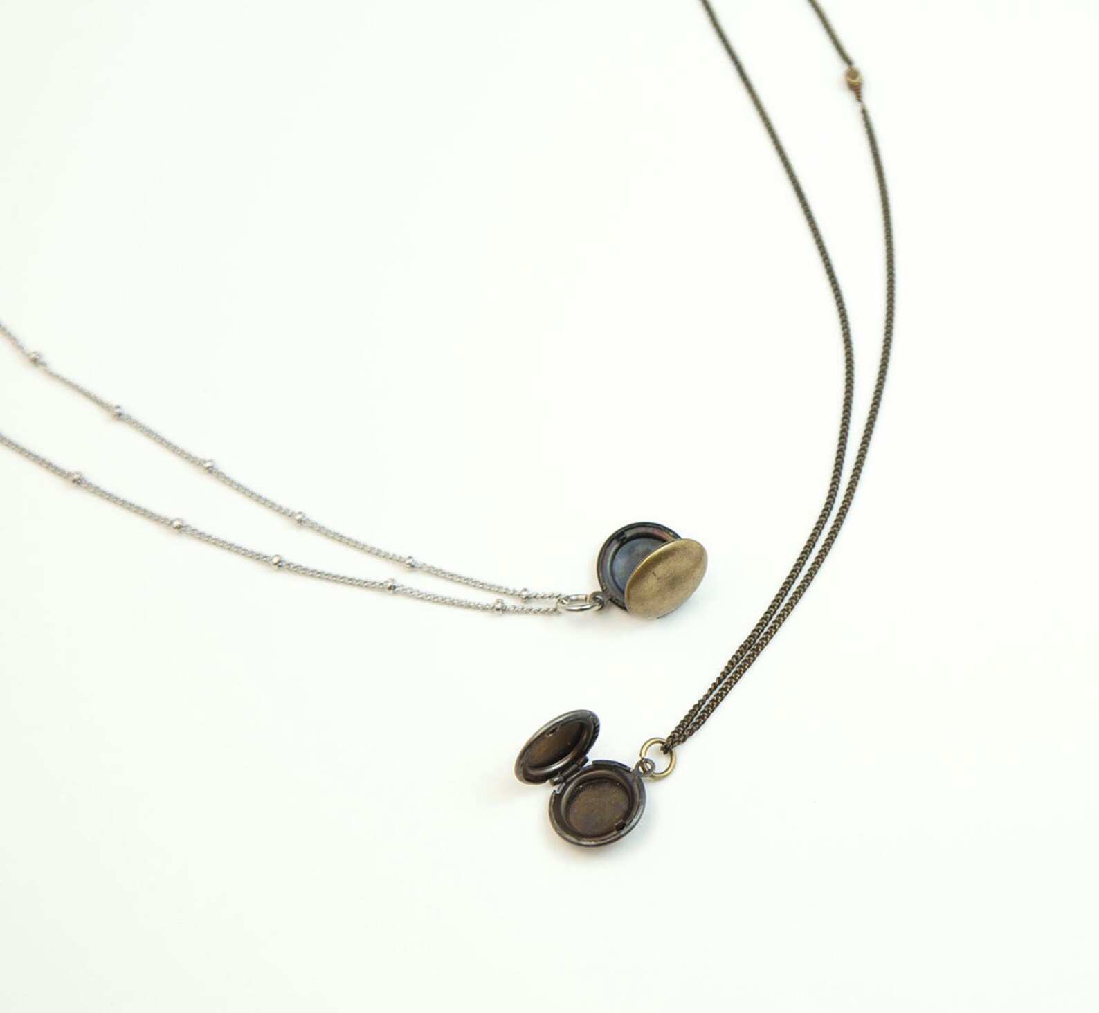 TINY ROUND LOCKET Necklace / Simple Locket Necklace / Antique Etsy